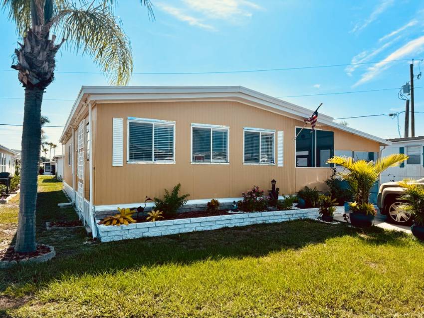 Winter Haven, FL Mobile Home for Sale located at 150 Mandarin Dr. Orange Manor East